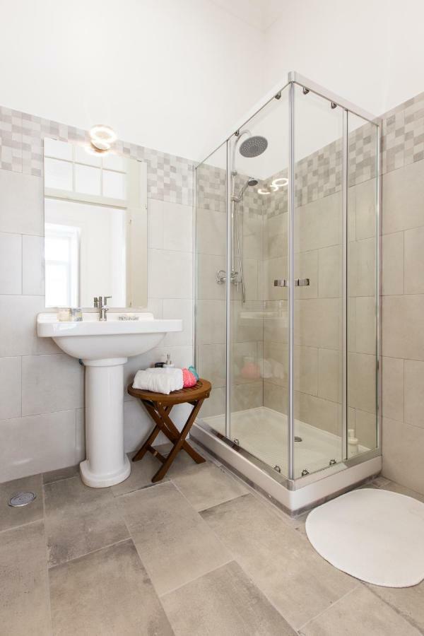 Lisbon Secret & Charming Baixa 4 Bedroom Apartment Exterior photo